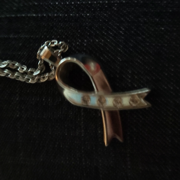 Beautiful silver necklace with diamonds - Picture 2 of 3